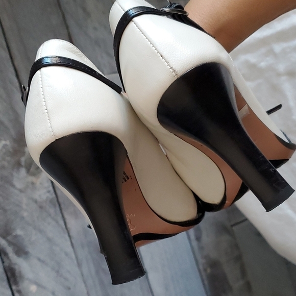 KENNETH COLE NEW YORK IVORY HEELS LEATHER SIZE 6 VINTAGE CLASSIC BLACK WHITE - Picture 8 of 14